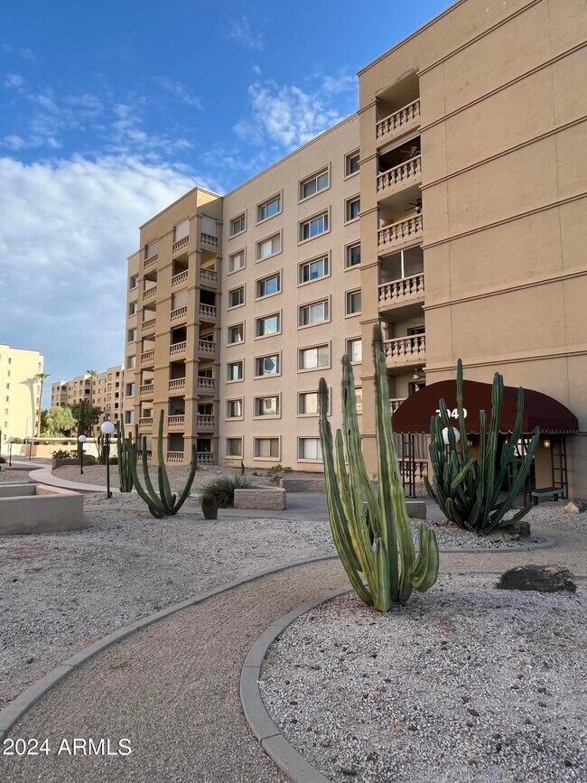 Building Photo - 7940 E Camelback Rd