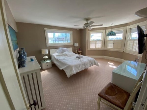 Building Photo - 30 Waldron St