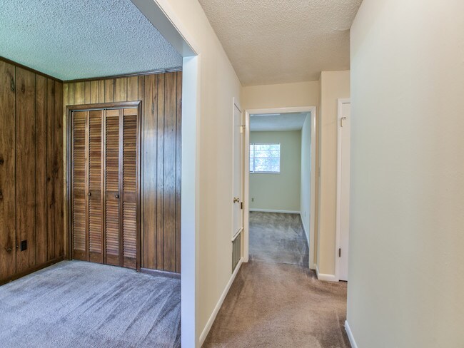 Building Photo - 2308 Vincent Dr