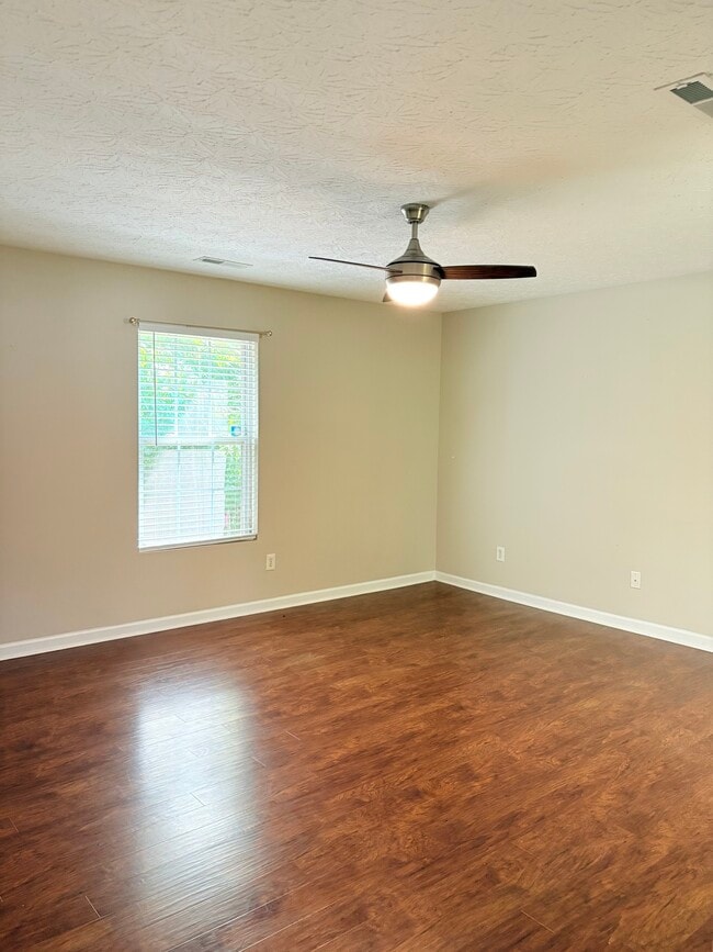 Building Photo - 436 Catalpa Cir