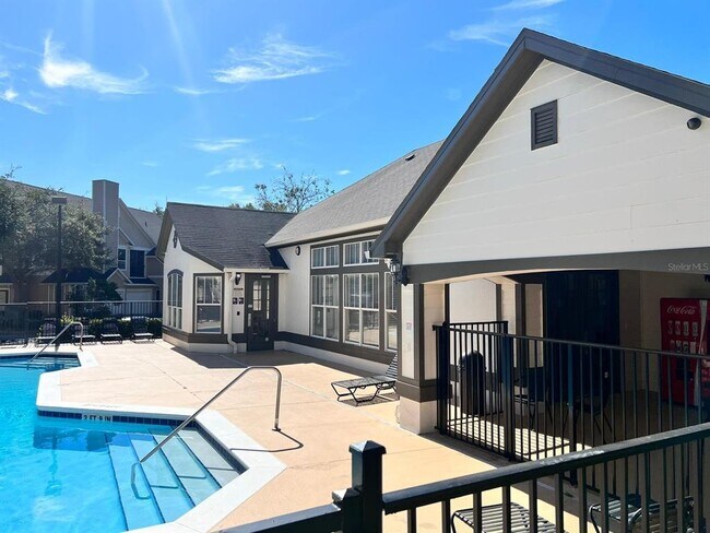 Building Photo - 1229 Bermuda Lakes Ln