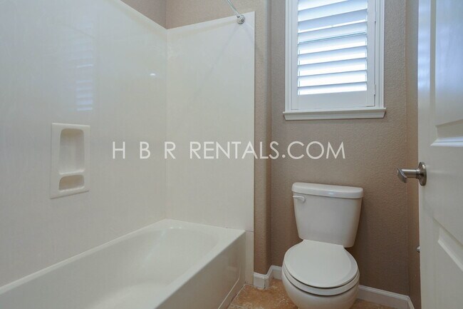 Building Photo - River Islands Living: Modern 4-Bedroom Hom...