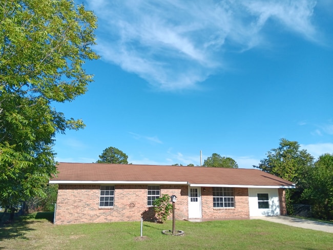 Building Photo - 252 Sanders Rd