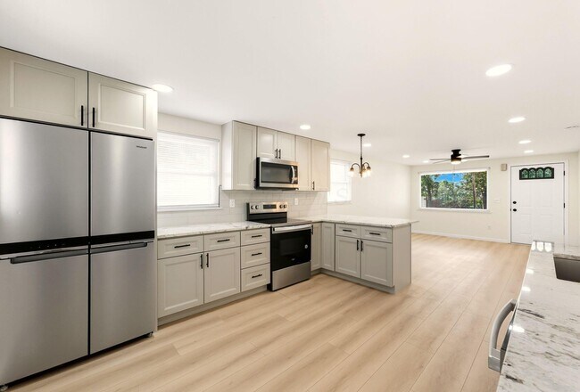 Building Photo - 3938 Halsey Pl