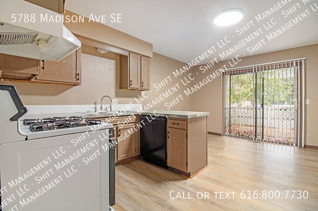 Building Photo - 5788 Madison Ave SE