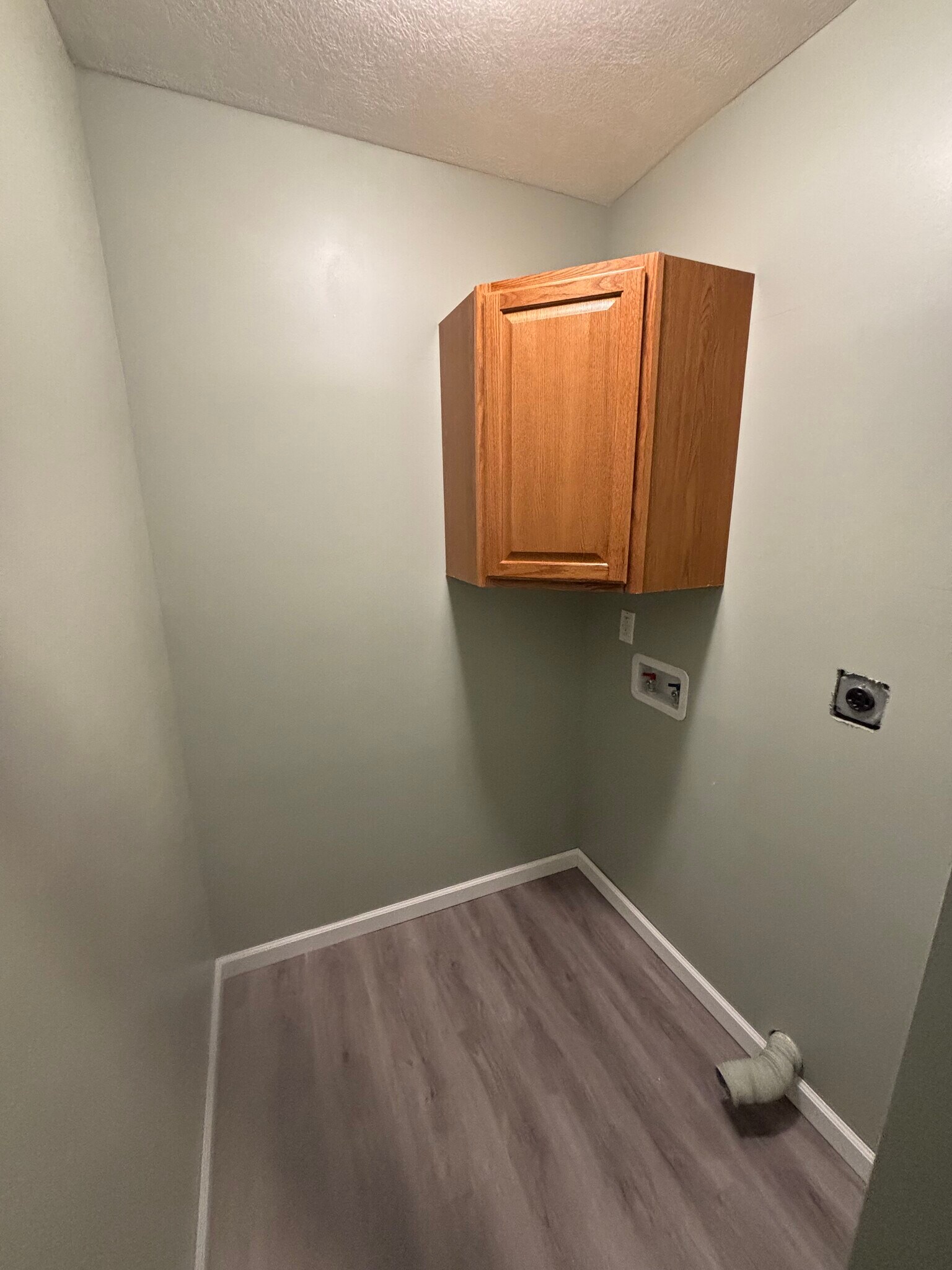 Building Photo - 412 Depot St