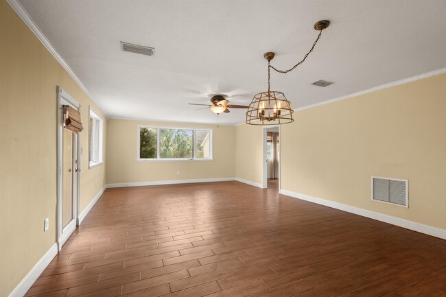 Building Photo - 146 Menendez Rd