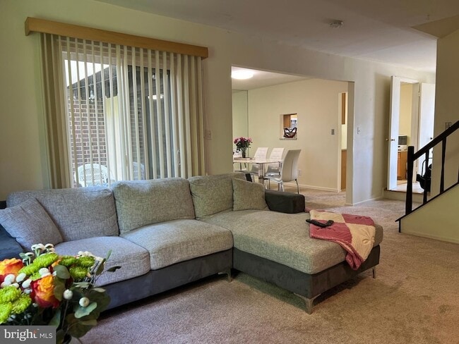 Building Photo - 9547 Fern Hollow Way