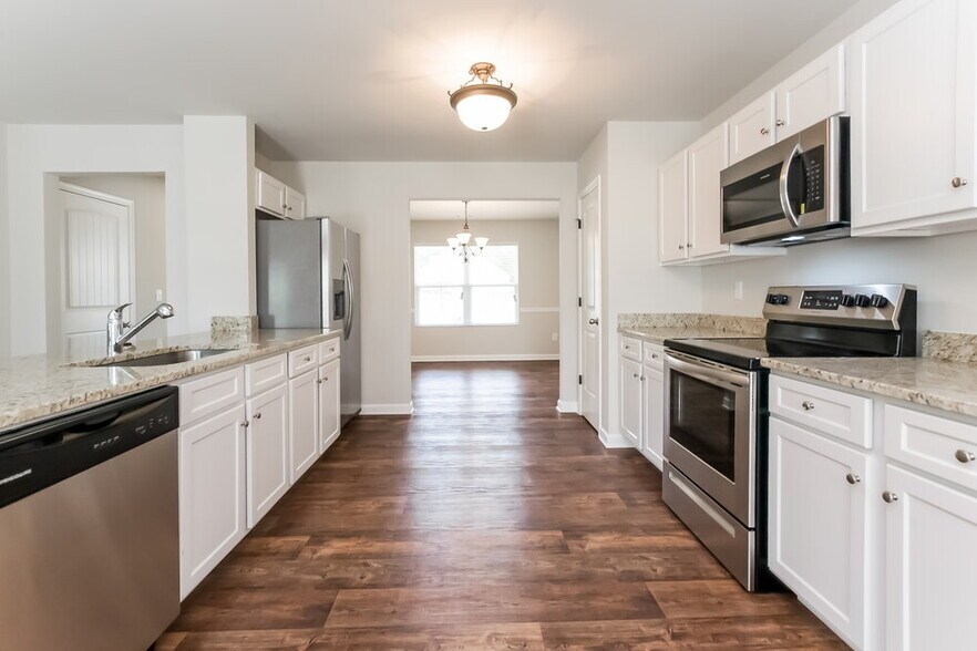 Building Photo - 146 Mcarthur Dr