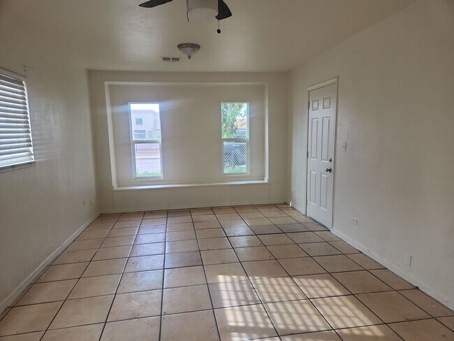 Building Photo - Spacious Centrally Located Home