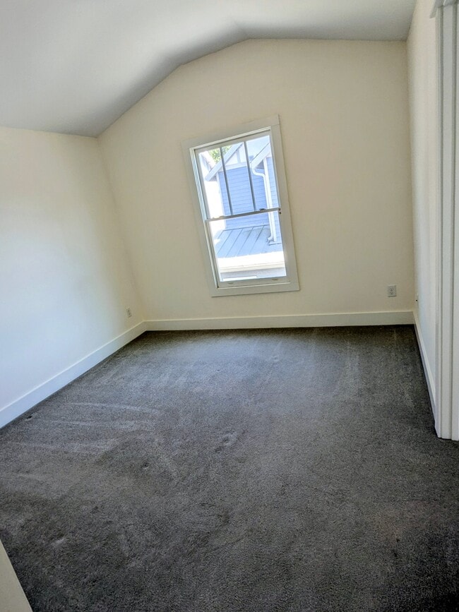 Building Photo - 1708 4th Ave N