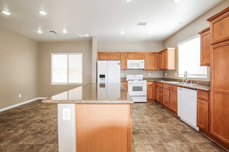 Building Photo - 7101 River Meadows Ave