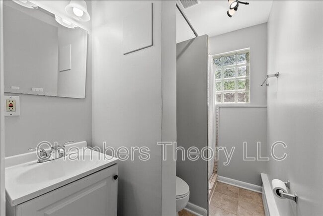 Building Photo - 3035 Hazelton St