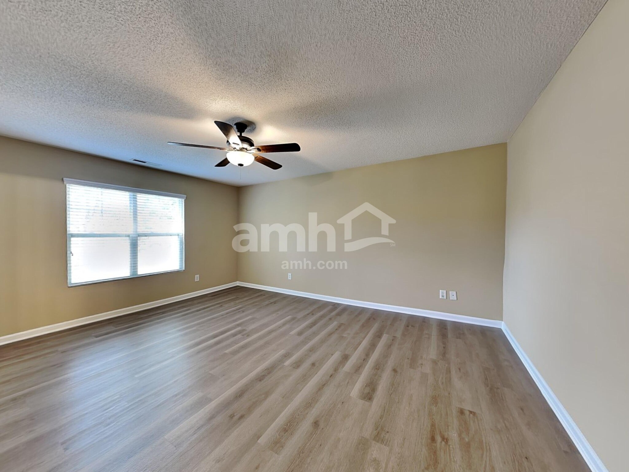 Building Photo - 37 Valleyfield Dr