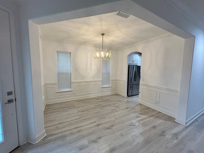 Building Photo - 3/2 Single Family Haven in Silver Leaf Vil...