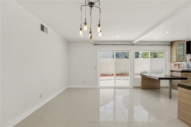 Building Photo - 27301 Via Avila
