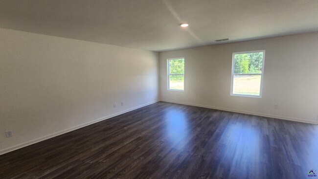 Building Photo - 306 Gazebo Dr
