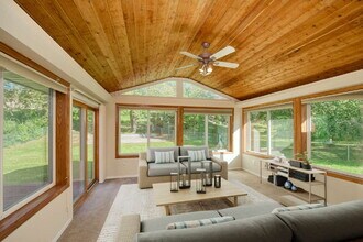 Building Photo - 5 Bedroom Chanhassen Home with fully fenced backyard, basketball court, garden beds.  Fabulous Ho...