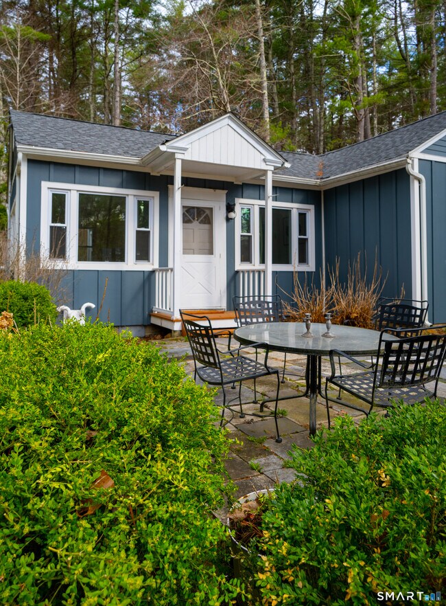 Building Photo - 474 US-7