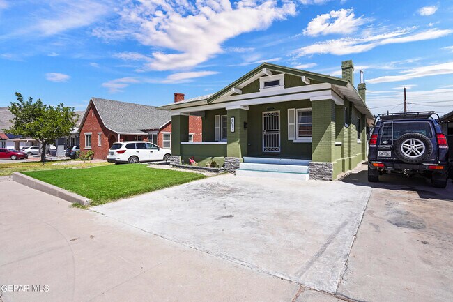 Building Photo - 4017 Oxford Ave