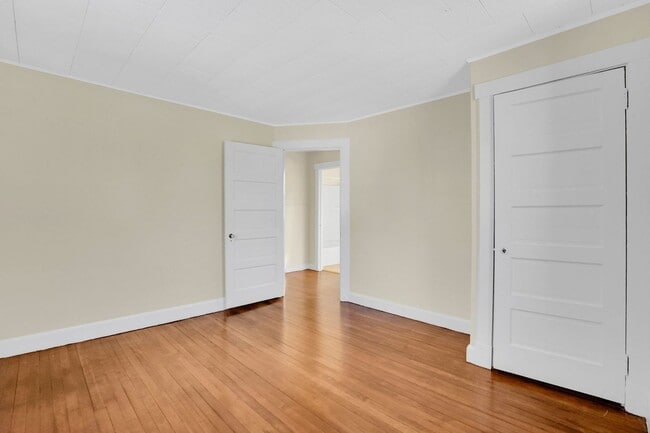 Building Photo - 157-159 Pleasant Street