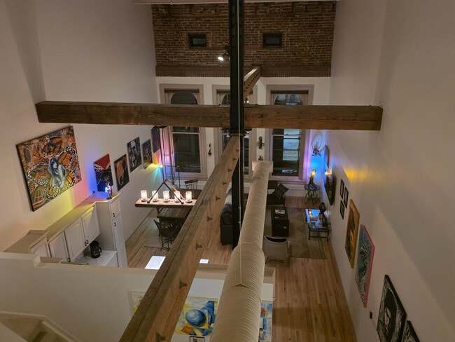 Building Photo - 1555 California St