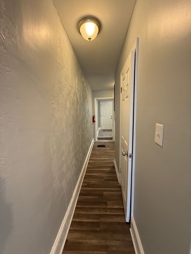 Building Photo - 103 Taylor St