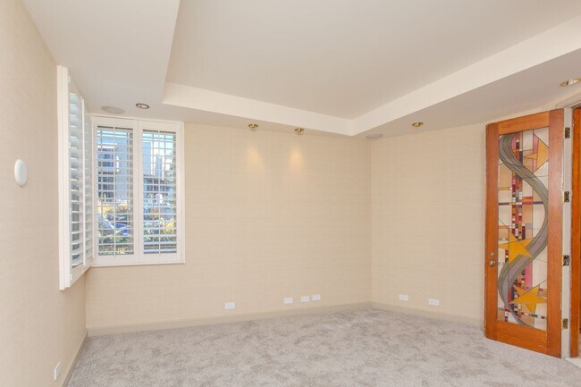 Building Photo - Extraordinary 5-Bed / 5-Bath Oceanfront Property in La Jolla!