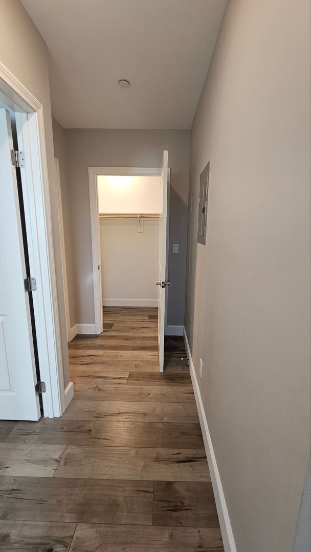 Building Photo - 1536 E
