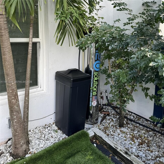 Building Photo - 4028 SW 67th Terrace