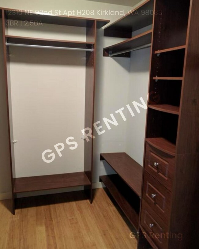 Building Photo - Charming Redmond Townhouse for Rent