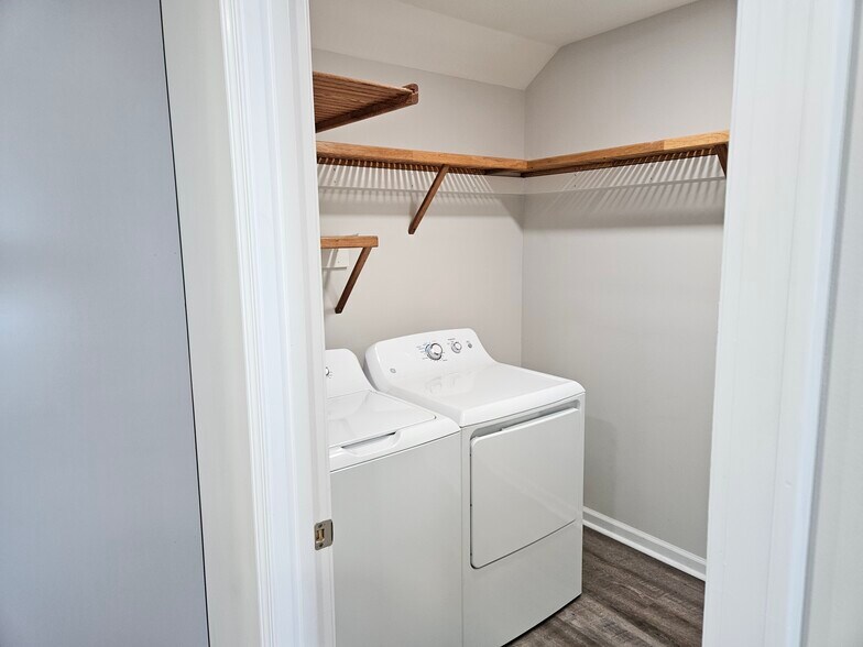 Laundry Room - 1008 Johnston Rd