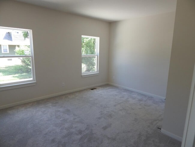 Building Photo - 4339 Virginia Ave