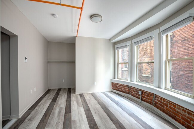 Interior Photo - The Lindley