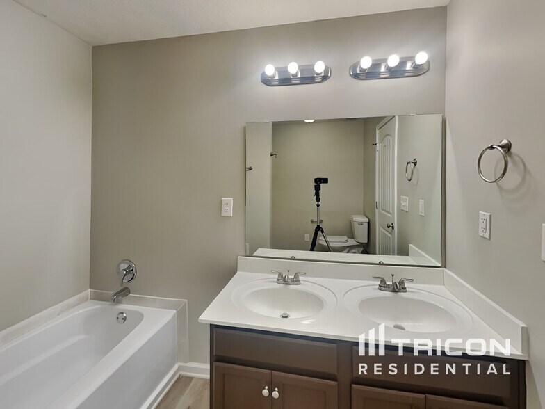 Building Photo - 1398 Scrub Oak Drive
