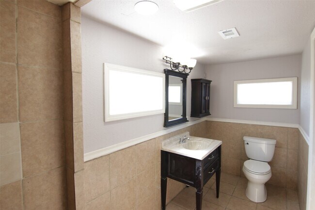 Building Photo - 10426 Cedar Towne Ln