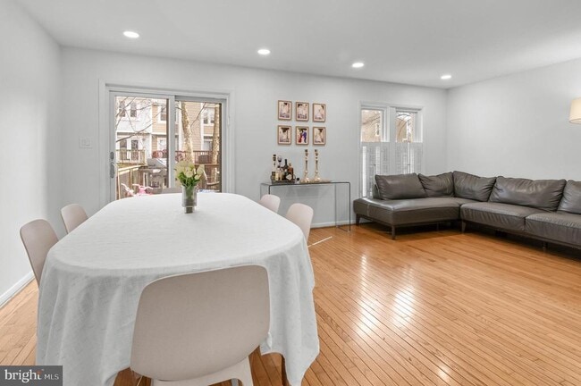 Building Photo - 6939 Copperbend Ln