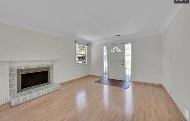 Building Photo - 4265 Brentwood St