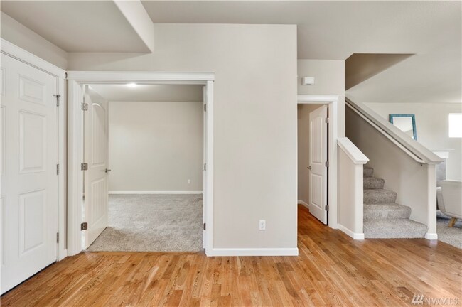 Building Photo - 1548 Farina Lp SE