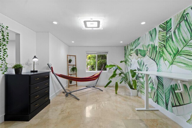 Building Photo - 3506 NE 166th St