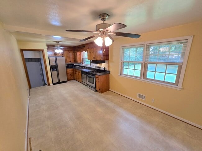 Building Photo - Charming 4-Bedroom Brick Ranch in Virginia...