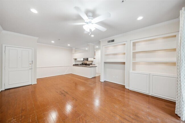 Building Photo - 2111 Welch St
