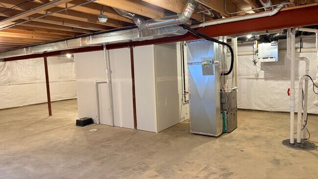 Building Photo - 1347 Tiger Lily Dr