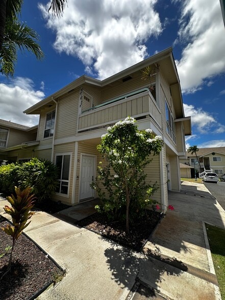 Building Photo - 91-1039-1039 Laaulu St