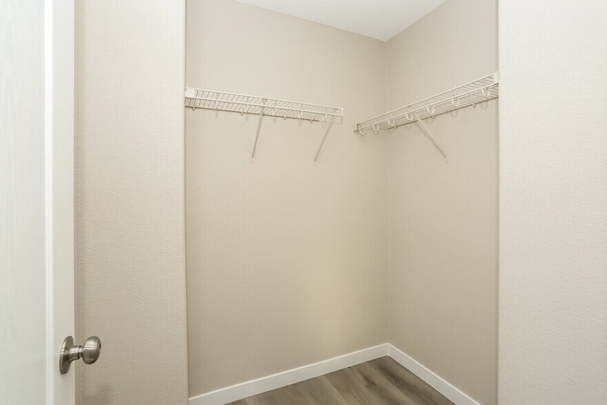 Building Photo - 10728 Cape Shore Ave