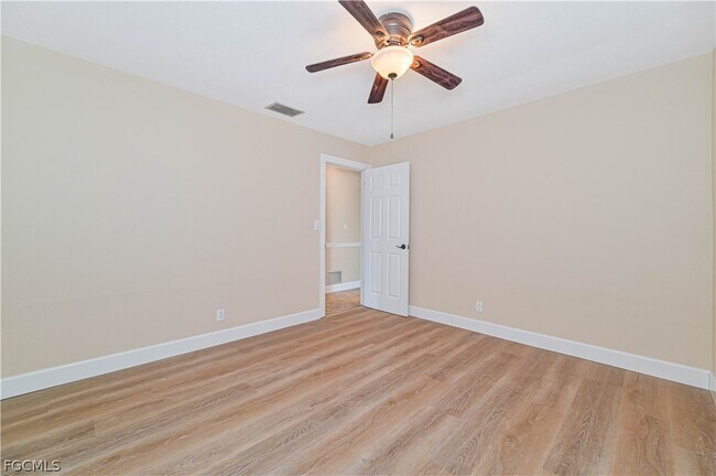 Building Photo - 4414 SE 20th Pl