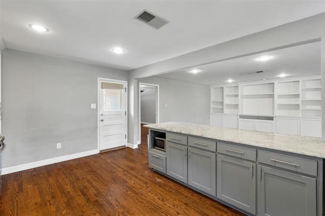 Building Photo - 4628 Surf Dr