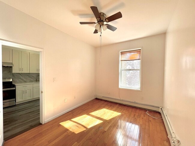 Building Photo - 411 66th St