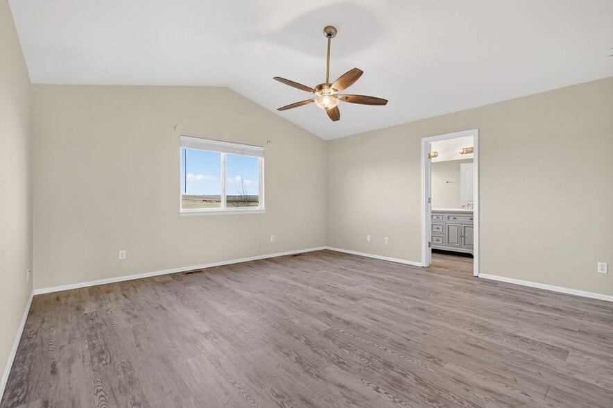 Building Photo - 10202 Silver Stirrup Dr