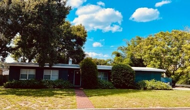 Building Photo - 1421 Ridgecrest Rd